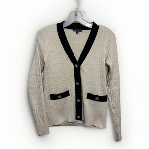 Cárdigan Adrianna Papell Cuello en V Abotonado Texturizado Tejido con Cable S Botones Dorados - Imagen 1 de 9