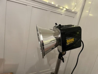 2 Paul C Buff Alien Bees B800 and B400 Monolight Flash Head - Image 1 of 4