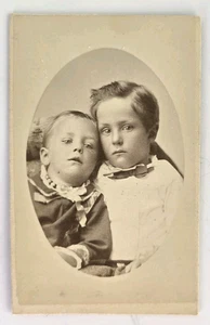 Antikes CDV-Foto niedliche viktorianische Brüder Jungen Haynes Fargo Dakota Territorium DT - Bild 1 von 3