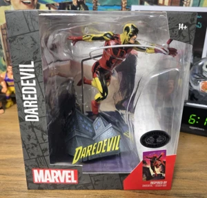 McFarlane Platinum Edition Marvel DAREDEVIL #600 1:10 Scale Variant Statue - Picture 1 of 7