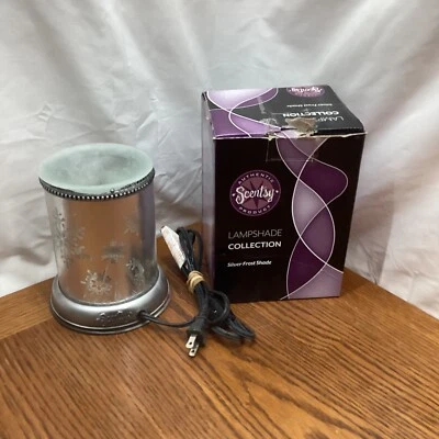 Calentador de cera Scentsy Silver Snowflake Frost Shade colección “Lampshade” tamaño completo Foto 1 de 4