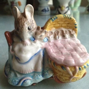 Beatrix Potter Hunca Munca Porzellan Figur. Neuwertig! - Bild 1 von 7