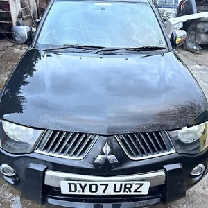 2008 Mitsubishi L200 2.5Did Front Bonnet Black "2006-2015reg /Breaking Parts - Picture 1 of 4