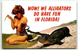 Postal ¡Guau! ¡Nos divertimos los caimanes en Forida! Top de bikini de mujer UNP - Imagen 1 de 2