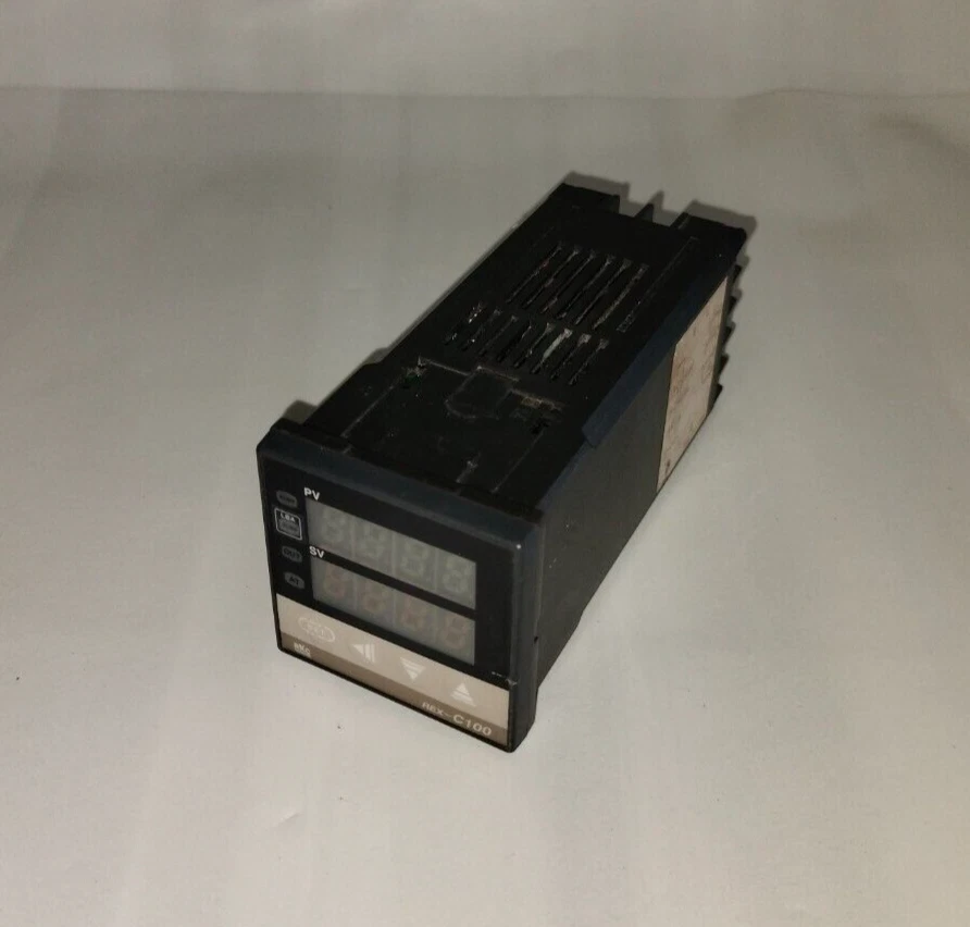 RKC REX-C100 REXC100 C100F02-V*CK-Z-140CC Digital Temperature Controller - Image 1 of 4
