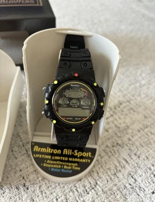 Reloj Armitron 40/6495 — NUEVO, RARO Foto 1 de 4