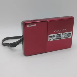 Cámara digital Nikon Coolpix S70 (12,1 megapíxeles, pantalla táctil, 3,5" OLED, 2009) - Imagen 1 de 17