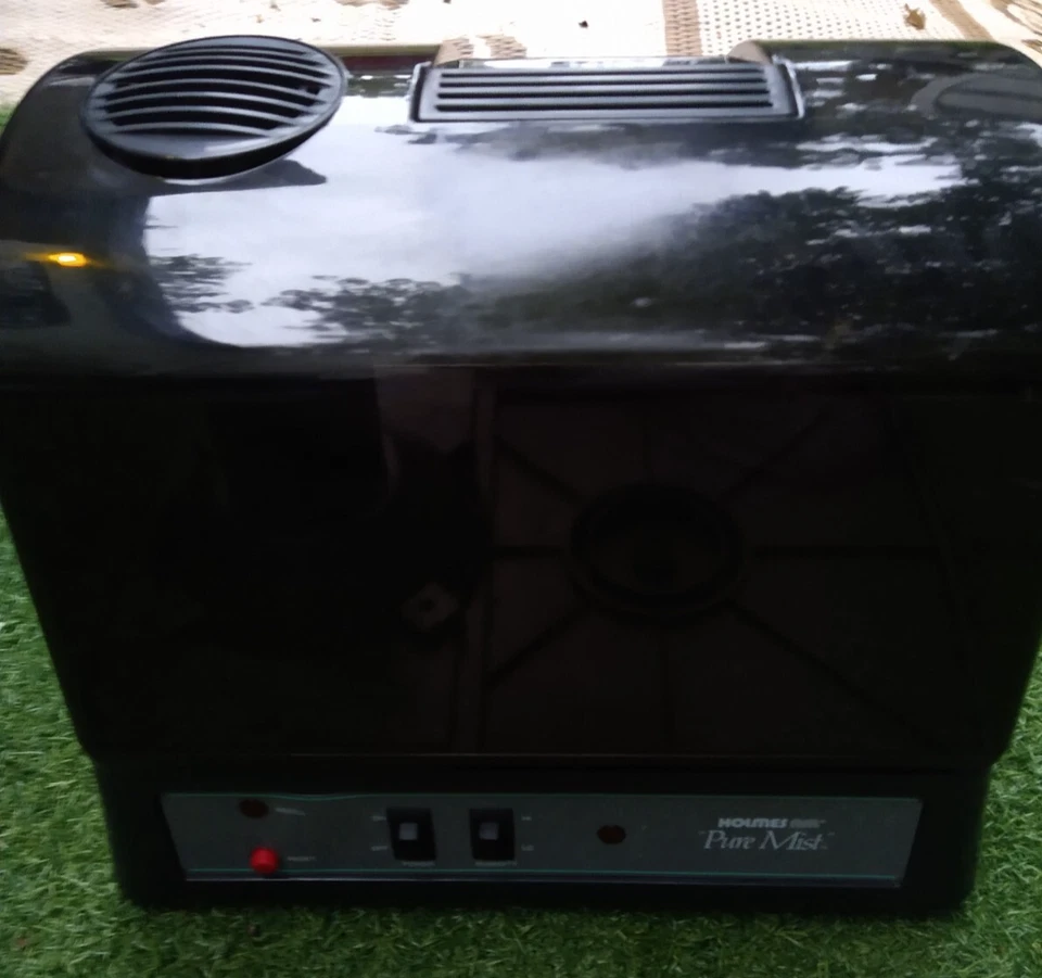 HOLMES AIR PURE MIST HUMIDIFIER HM-5150 LARGE CAPACITY FOR LARGE ROOM- GOOD COND - Image 1 of 4