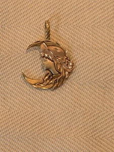 14k-Tri Color Gold Lady In Cresent Moon- Vintage Michael Anthony-84 - Picture 1 of 5