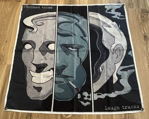 Album tracce Knocked Loose Laugh bandiera da parete merchandise ufficiale hardcore metalcore - Foto 1 di 2
