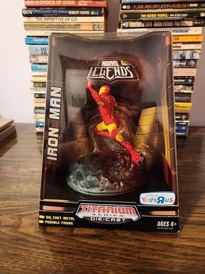 Marvel Legends Titanium Series Die-Cast Iron Man Estatua 2007 Toys R EE. UU. Foto 1 de 3