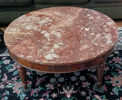 Antigua mesa de centro redonda de mármol rosa 36" Foto 1 de 4