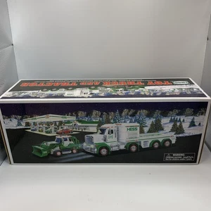 Camión de juguete y tractor coleccionables Hess 2013 nuevo más Hess en tienda - Imagen 1 de 15