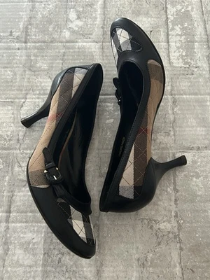 Burberry 37.5 Nova Check Buckle Heels in Black Leather and Canvas Made in Italy - Image 1 of 4
