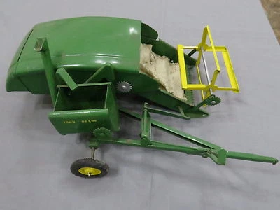 Carter 1950's 12-A Combine 1/16th Scale Toy to Be Restored or for Parts ertl - Image 1 of 4