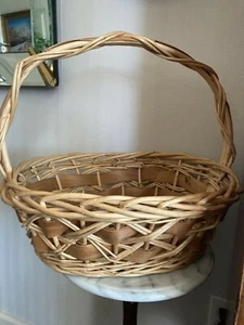 Vintage Wicker Basket 15 Inches High 16 1/2 Inches Wide - Picture 1 of 7