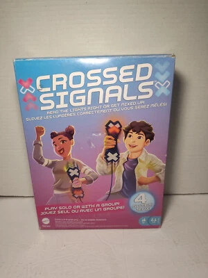 Juego de señales cruzadas Mattel Games con par de varitas de luz parlante, 1-4 jugadores Foto 1 de 4