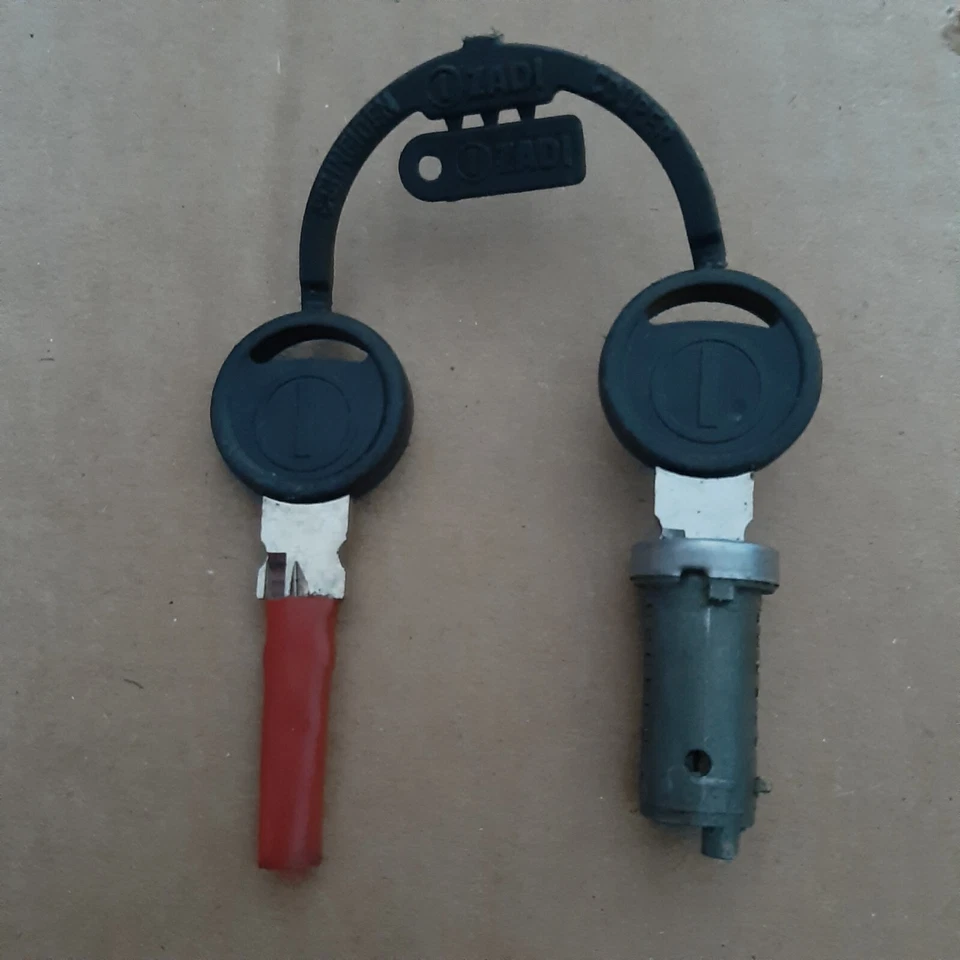 MOTO GUZZI BREVA 750, DAYTONA, V10, V11, QUOTA 1100 SERRATURA TAPPO SERBATOIO Foto 1 de 1