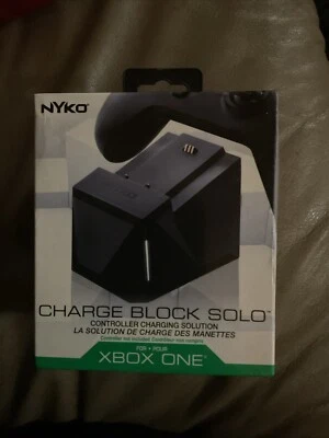 Nyko Charge Block Solo Controller Charging Station W/ Rechargeable Battery XBOX - Image 1 of 2