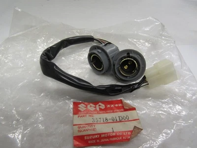 НОВЫЙ ИЗ СТАРЫХ ЗАПАСОВ SUZUKI GS500E ЗАДНИЙ КОМБИНИРОВАННЫЙ ГНЕЗДО ЛАМПЫ 35718-01D00 - Изображение 1 из 2