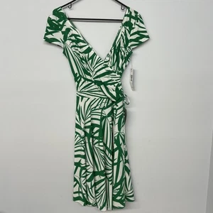 NEW Maggy London Women’s Green/White Pull On V-Neck Tropical Sundress Size 4 - Picture 1 of 7