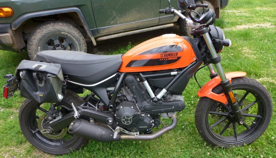 Ducati Scrambler Sixty 2 2016  Foto 1 de 4
