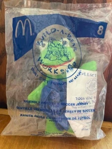 BUILD-A-BEAR FREUNDLICHER FROSCH IM FUSSBALLTRIKOT McDonalds Happy Meal #8 versiegelt 2006 - Bild 1 von 2