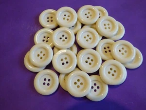 6 x 23 mm 36 L hell weich creme klobig hochwertig poliert 4 Loch Knöpfe + GESCHENK - Bild 1 von 3