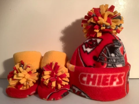 Kansas City CHIEFS KC BABY HAT HANDCRAFTED BOOTIES 3 PIECE FLEECE newborn set Cover