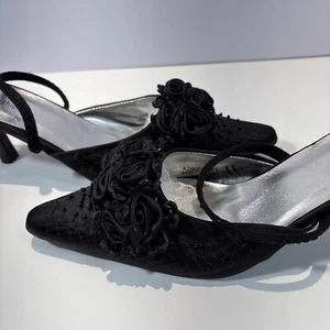 John Fashion Black Embroidered Beads Roses / Flowers Pump Heels Shoes Womens 11 - Picture 1 of 9