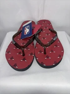 ***NEW***Chicago Bulls Flip Flops Womens Medium Red Black NBA Team Licensed - Picture 1 of 4