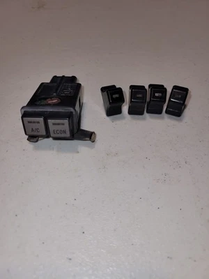 Interruptor de CA y botones para Toyota Camry DX 1988 vagón 4D control de clima Foto 1 de 4
