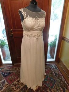 BELLISSIMO ABITO BIANCO FORMALE/MATRIMONIO PERLINE PIZZO LUNGHEZZA PAVIMENTO S14 - Foto 1 di 6