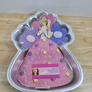 Wilton Barbie Kuchenform mit Kunststoff Facemaker 2105-8934 2004 - Bild 1 von 7