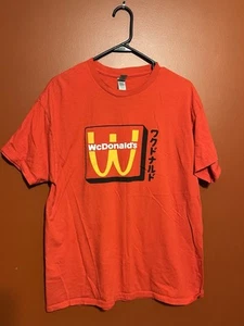 McDonalds WcDonalds Anime Japanisches Shirt Large Mitarbeiter Upside Down Arches Rot - Bild 1 von 5
