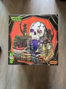 2025 Lemax Spooky Town Halloween Village The Full Moon Lagoon 54431 Read Descr - Picture 1 of 17