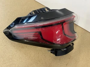 Luz trasera LED 2024-2025 lado del conductor izquierdo GMC Acadia 26557064 OEM - Imagen 1 de 5