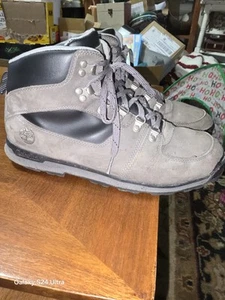 Men's Timberland Hiking Boots Sz 10 Grey Suede Leather Lite Weight - Picture 1 of 20