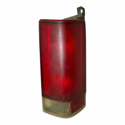 96 97 98 99 GMC VAN SAVANA 1500 Conjunto de lámpara de luz trasera lado derecho del pasajero Foto 1 de 4