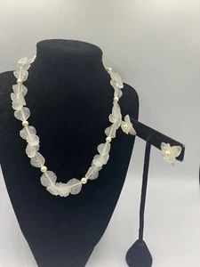 Vintage Avon Frosted White Blossoms Flower Pierced Earrings Necklace Set - Picture 1 of 6