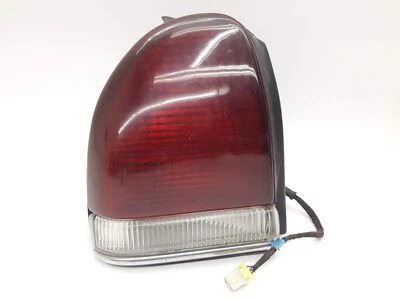 Luz trasera de freno lado del conductor Chrysler LHS 1994-1997 OEM de fábrica Foto 1 de 4