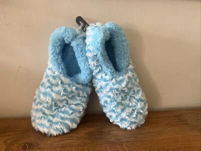 Zapatillas Snoozies Acogedoras Pies Medianas 6/7 para Mujer Suela Antideslizante Foto 1 de 3