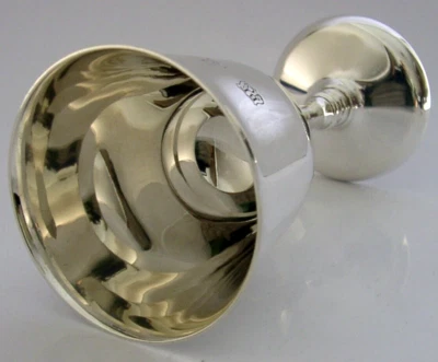 ENGLISH STERLING SILVER WINE GOBLET CHALICE CUP 1971 BARWARE 130g - Image 1 of 4
