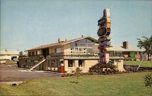 Canada Ingleside,ON Treasure Island Motel & Restaurant Ontario Postcard - Picture 1 of 2
