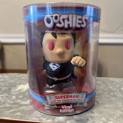 Traje negro DC Comics Ooshies edición vinilo Superman Heat Ray Vision Foto 1 de 4