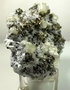APATIT HELLGRÜNE KRISTALLE, PYRITE, QUARZE und CALCITE auf MATRIX aus PERU. - Bild 1 von 12