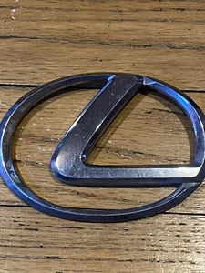 OEM Lexus “L” Trunk Emblem Badge Logo ES 300 ES300 RX 300 - Picture 1 of 3