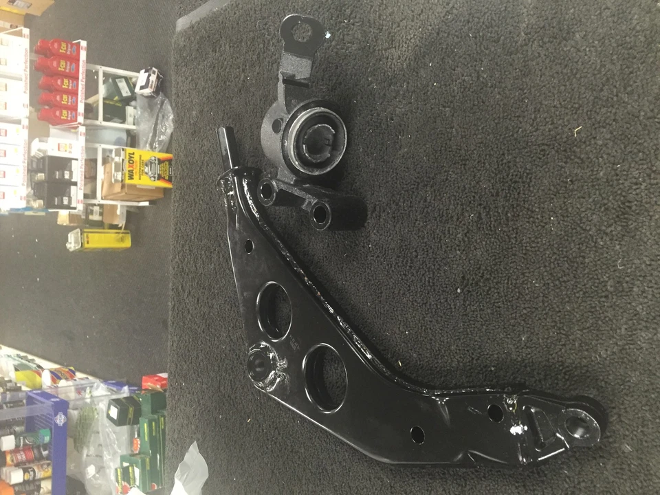 BMW MINI ONE COOPER S CONVERTIBILE BRACCIO OSCILLANTE INFERIORE BRACCIO OSCILLANTE SUPPORTO BOCCOLA NS - Immagine 1 di 1