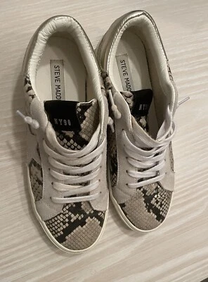 Steve Madden Women  NY90 Ivory Black Snakeskin Low Top Sneakers Sz 9 - Image 1 of 4