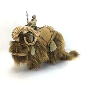 Figura de juguete Hasbro Lucasfilm Star War Bantha 1998 de colección con Tusken Raider usado - Imagen 1 de 20